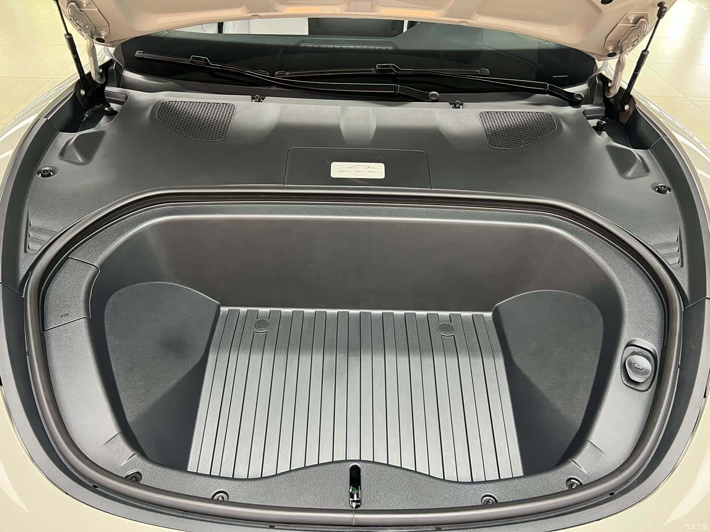 Xiaomi SU7, 2024 24
