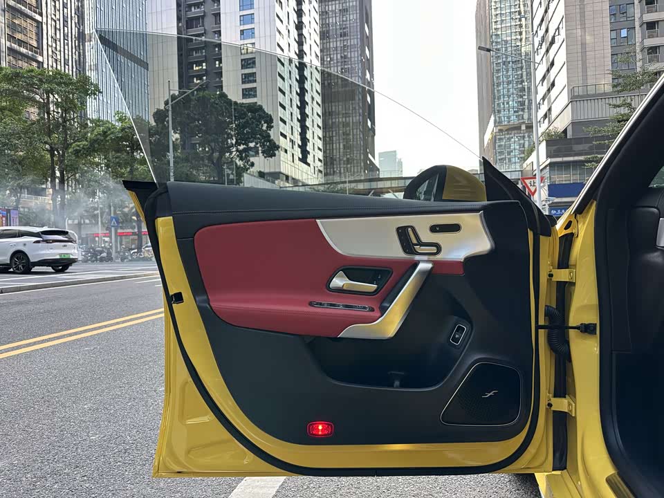 Mercedes-Benz CLA AMG