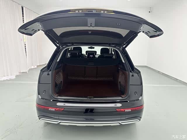 Audi Q5L, 2024 14