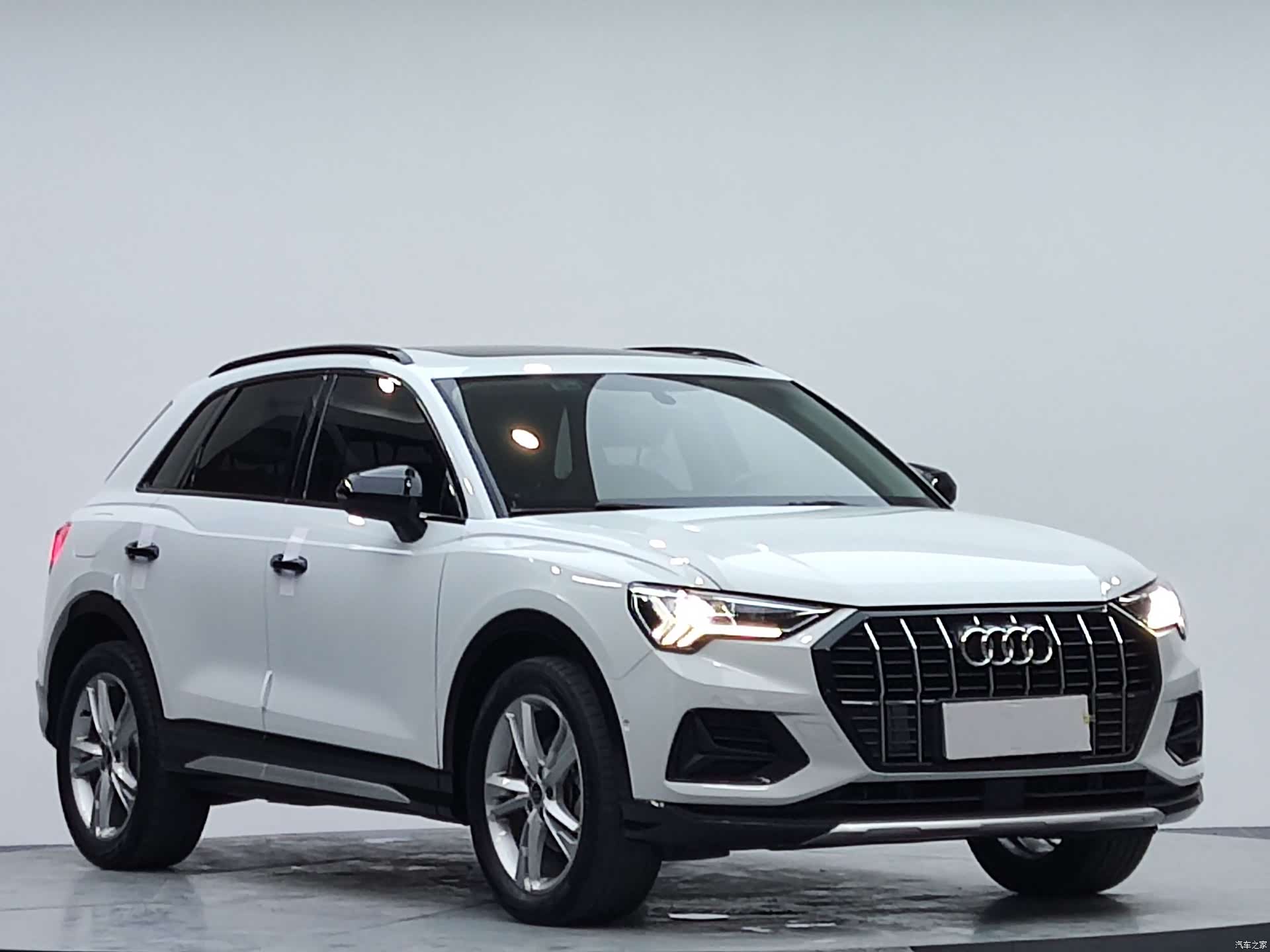 Audi Q3, 2022 2