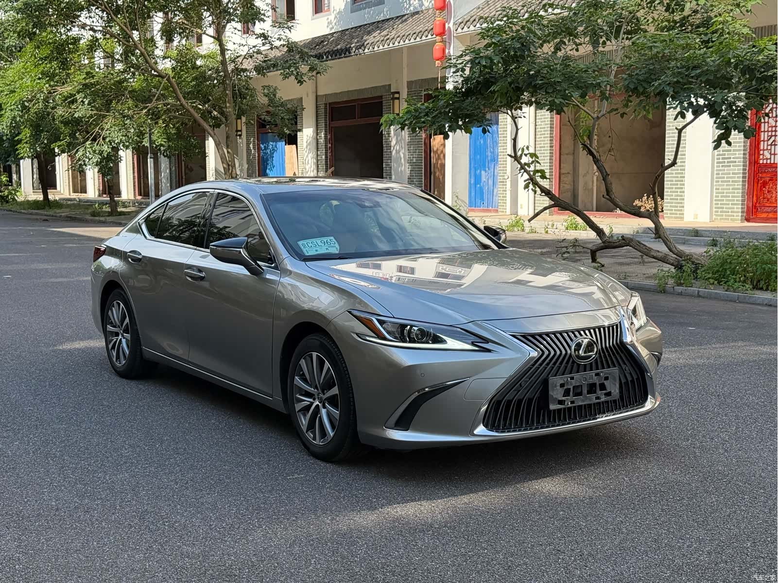 Lexus ES, 2019 3
