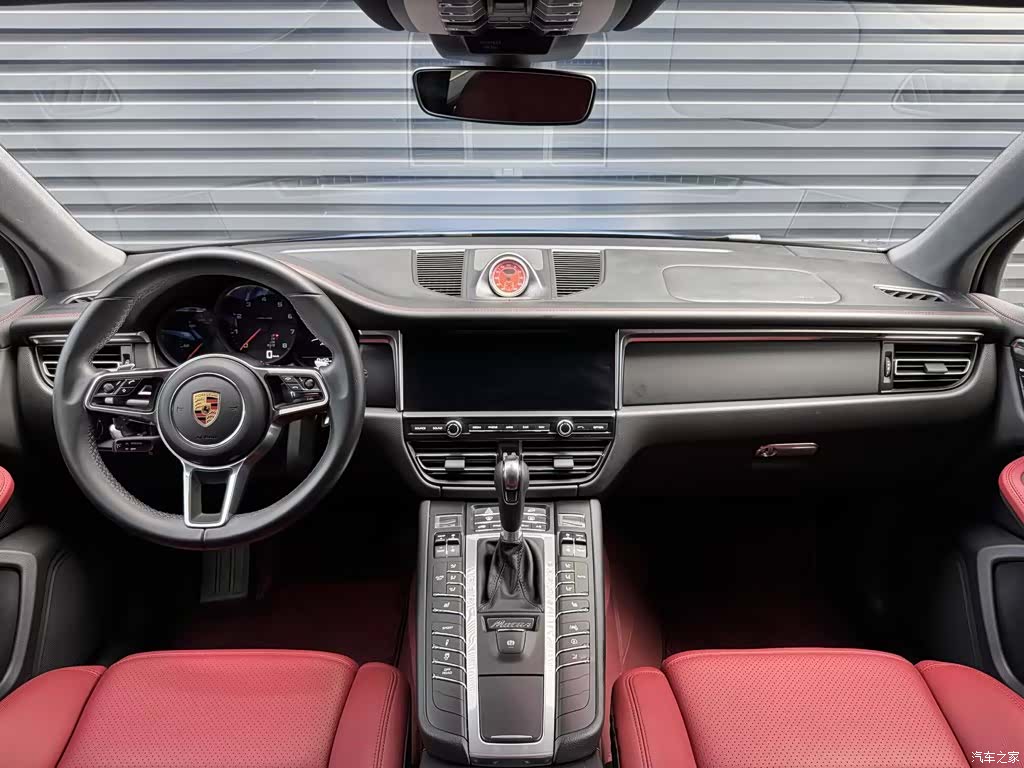 Porsche Macan, 2019 все фото