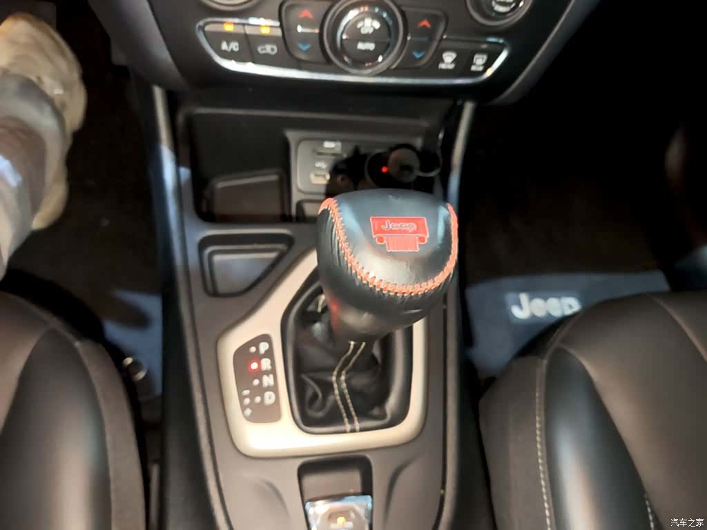 Jeep Cherokee, 2019 14