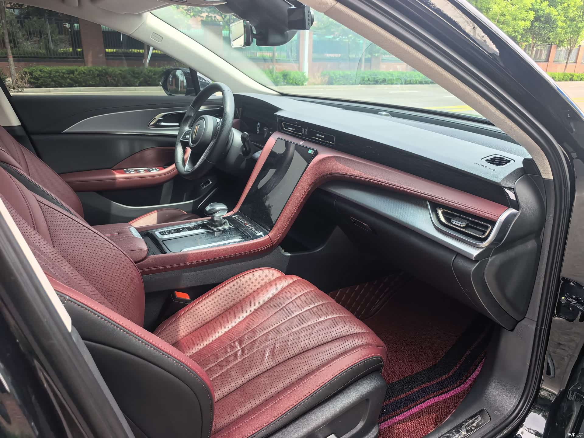 Hongqi H5, 2024 14