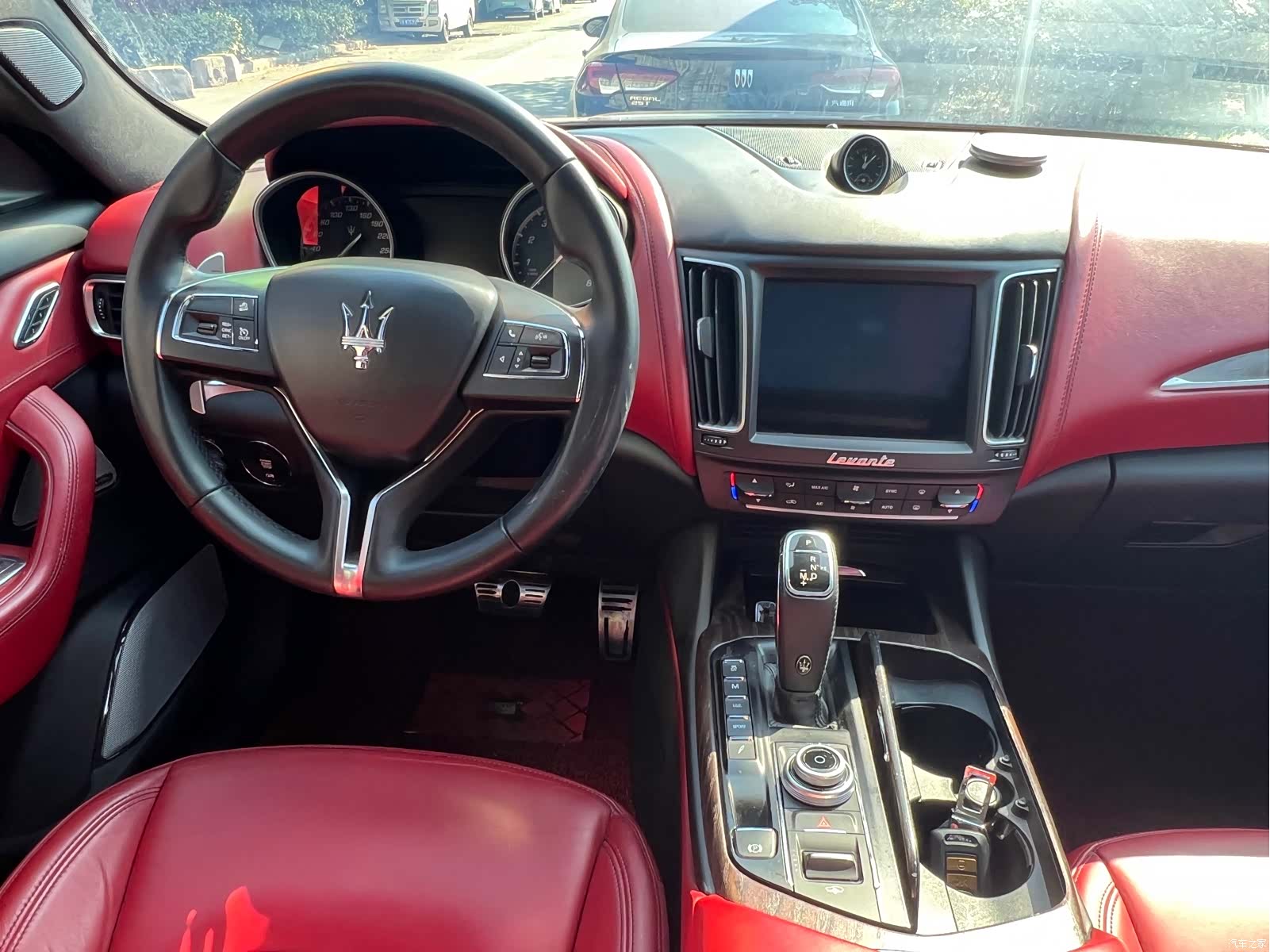 Maserati Levante, 2017 13