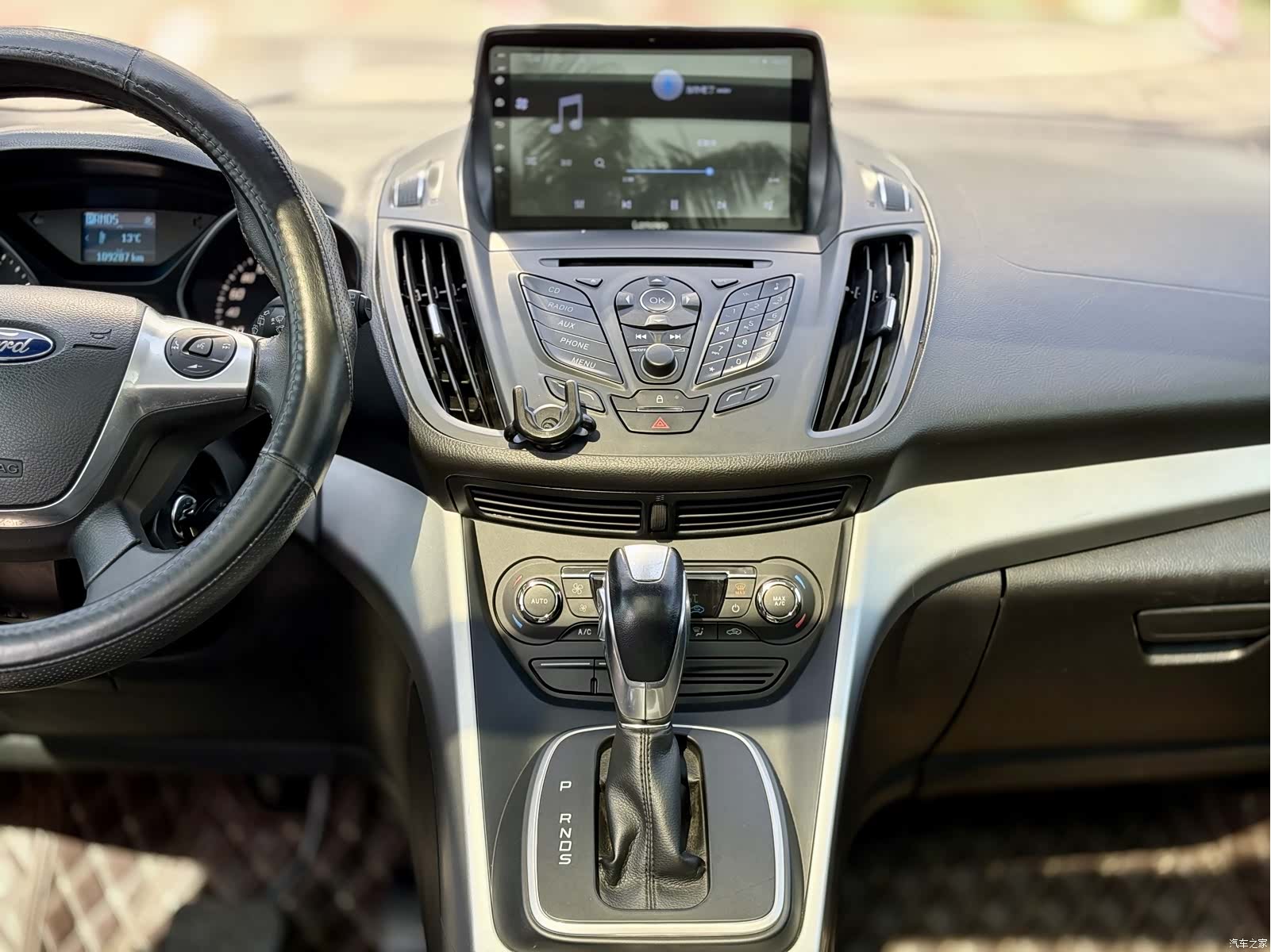 Ford Kuga, 2014 8