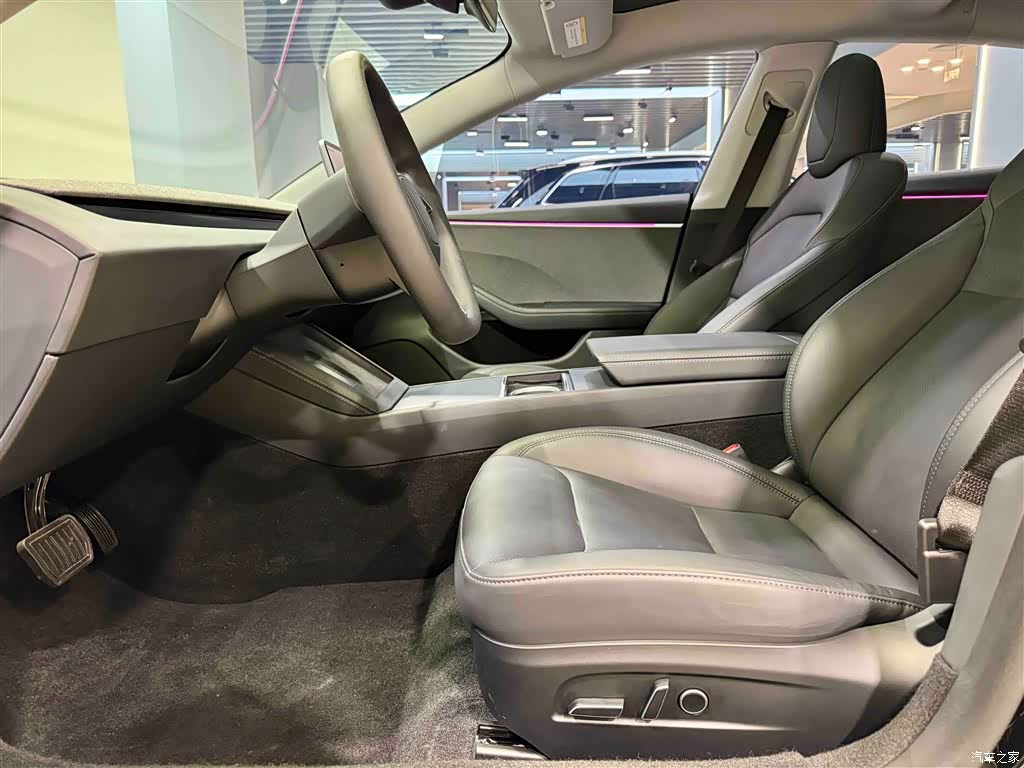 Tesla Model 3, 2024 16