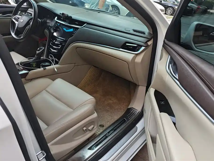 Cadillac XTS