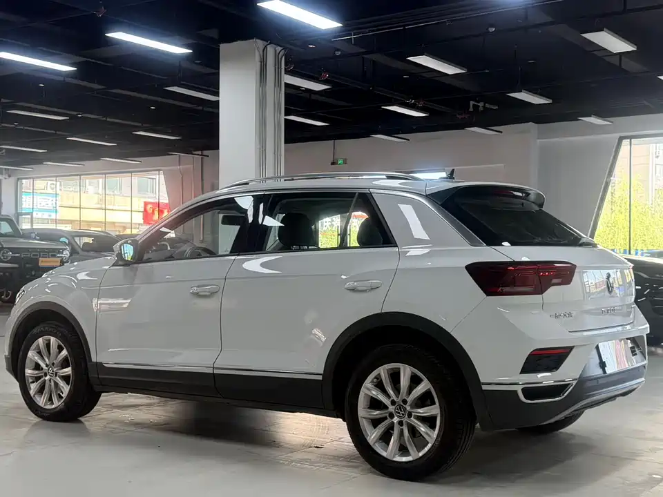 Volkswagen T-ROC exploring Songs