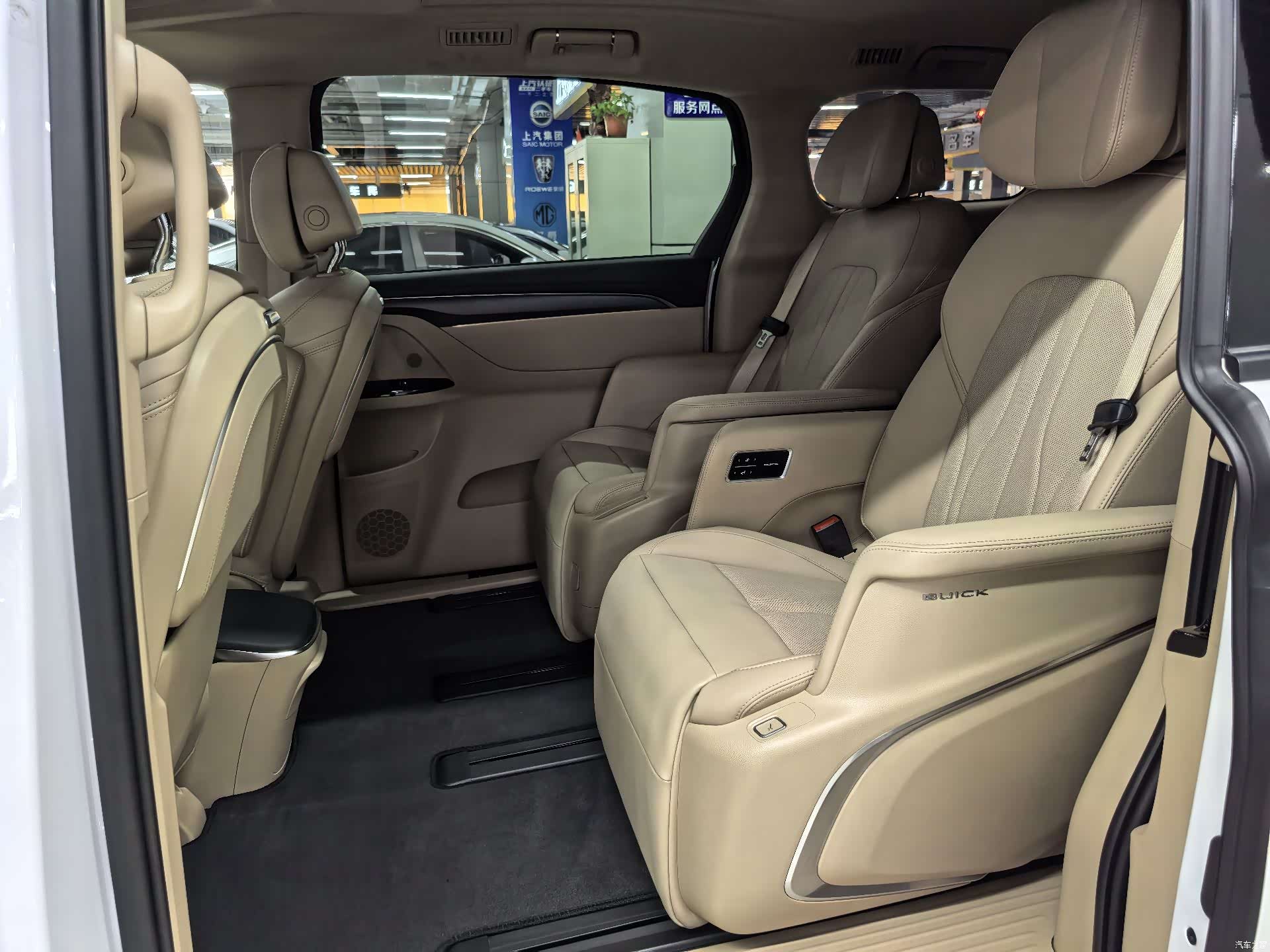 Buick GL8, 2025 6