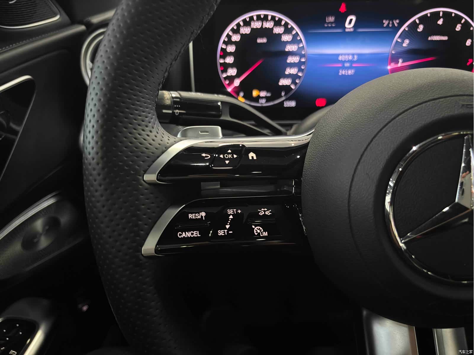Mercedes-Benz C-Class, 2024 18