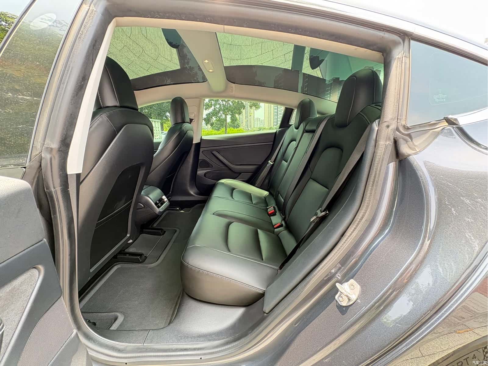 Tesla Model 3, 2020 6