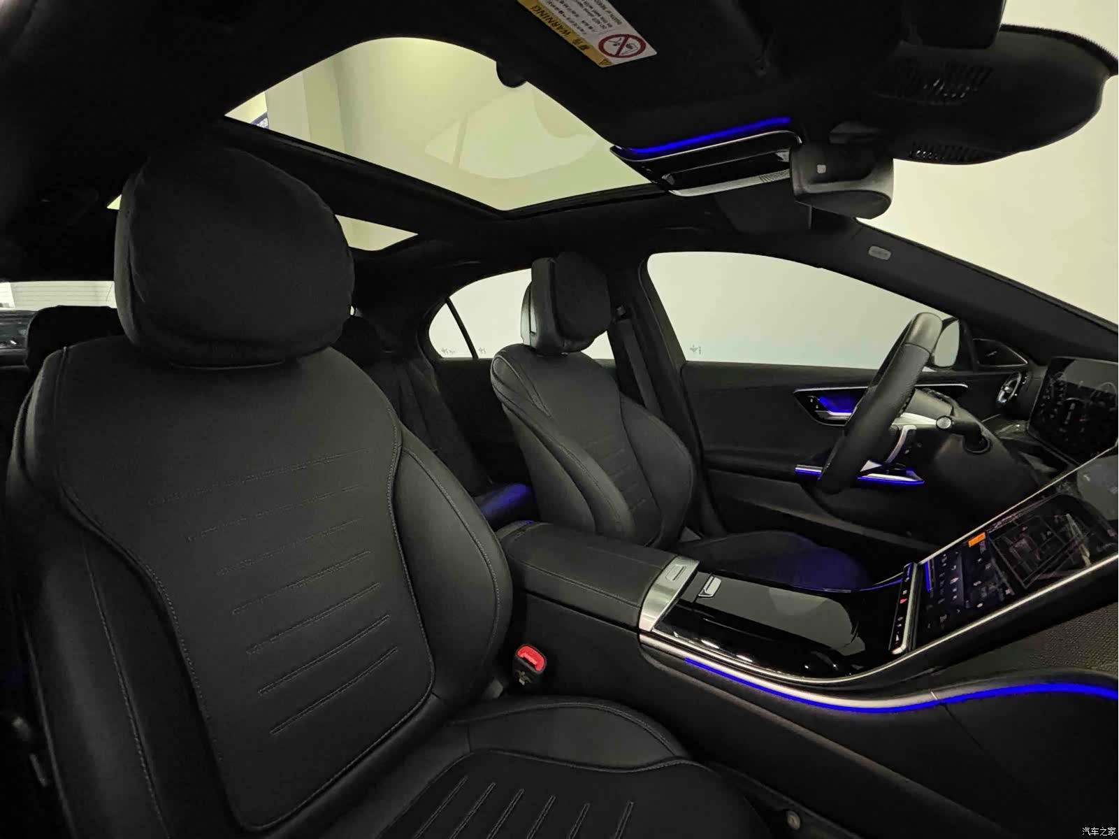 Mercedes-Benz C-Class, 2024 32