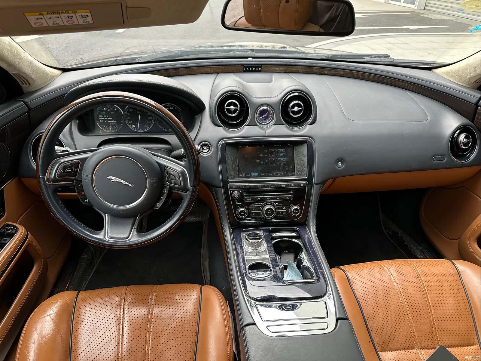 Jaguar XJ, 2012 8