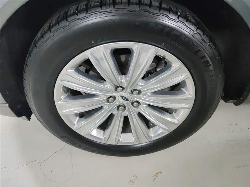 Ford Explorer Ford Explorer