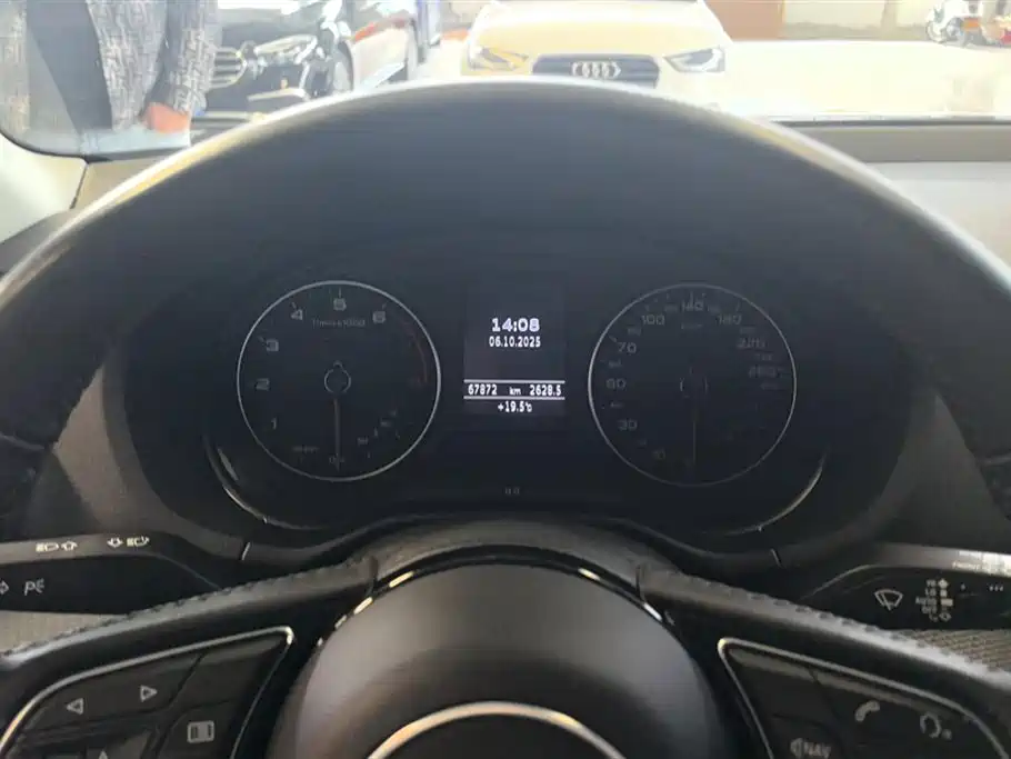 Audi Q2L Audi Q2L