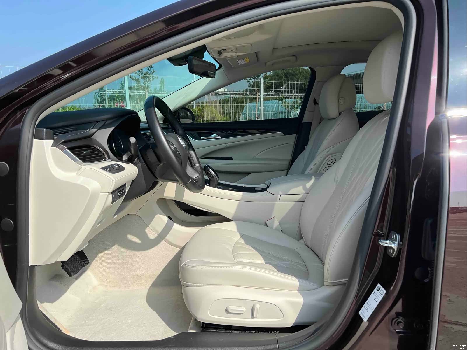 Buick LaCrosse, 2021 все фото