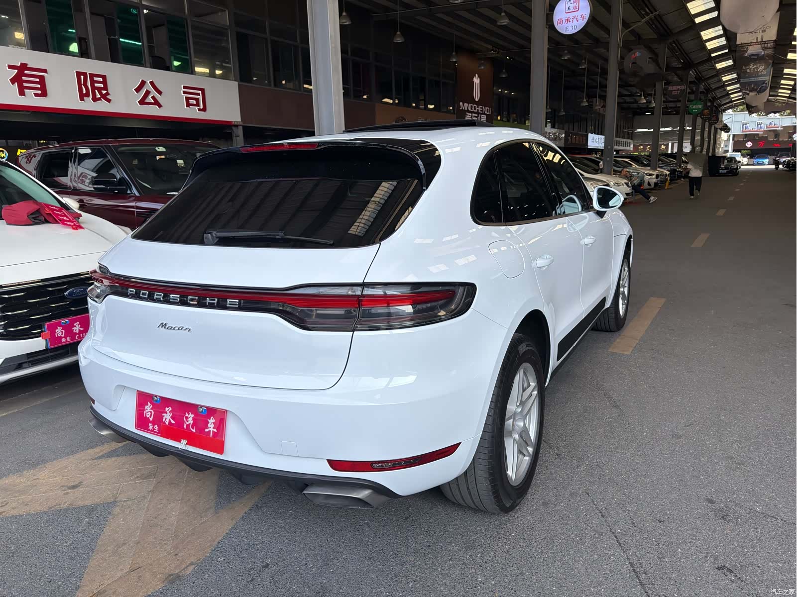 Porsche Macan, 2020 все фото