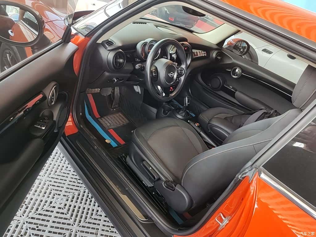 Mini ONE, 2019 16