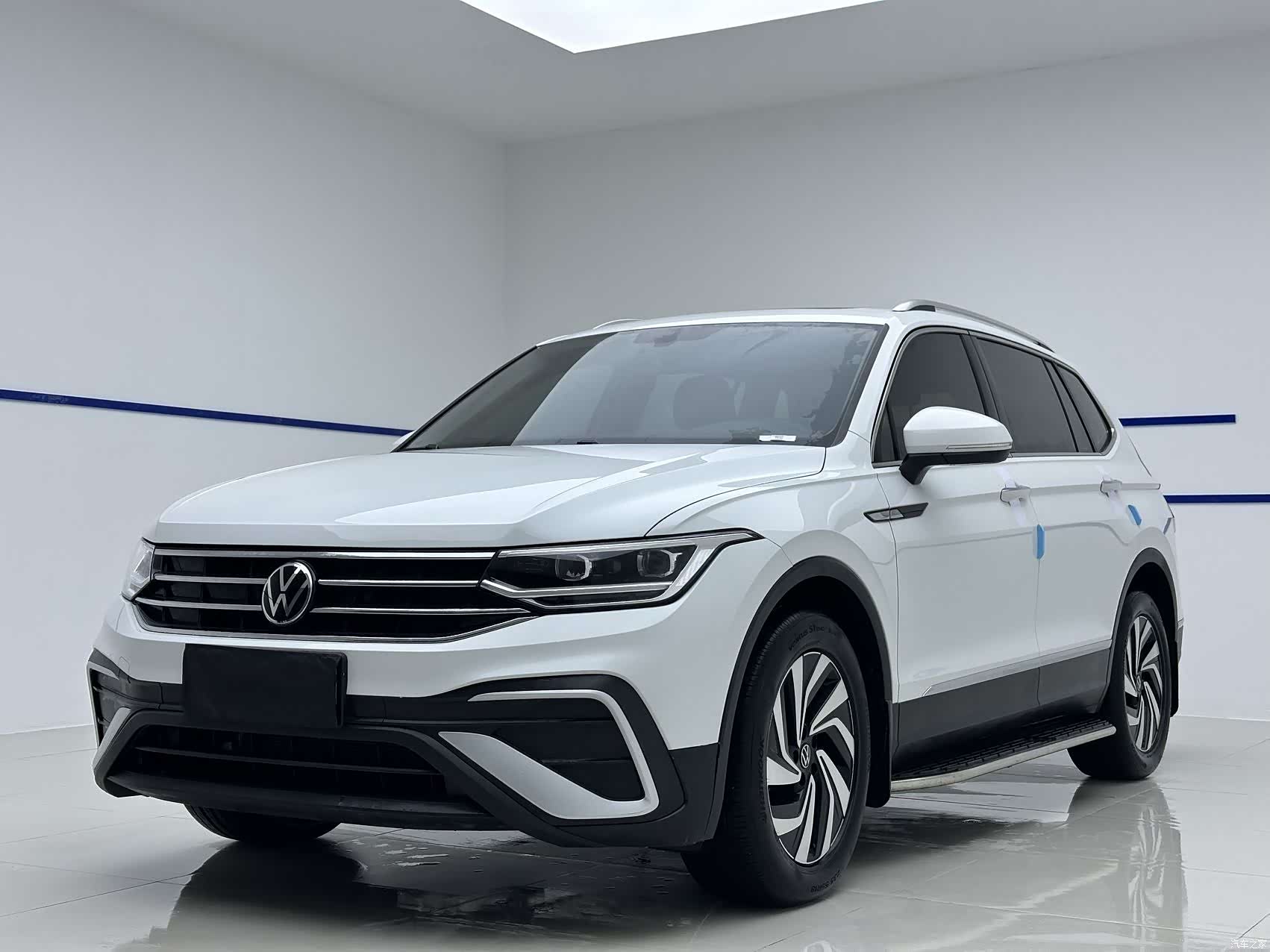 Volkswagen Tiguan L, 2023 1