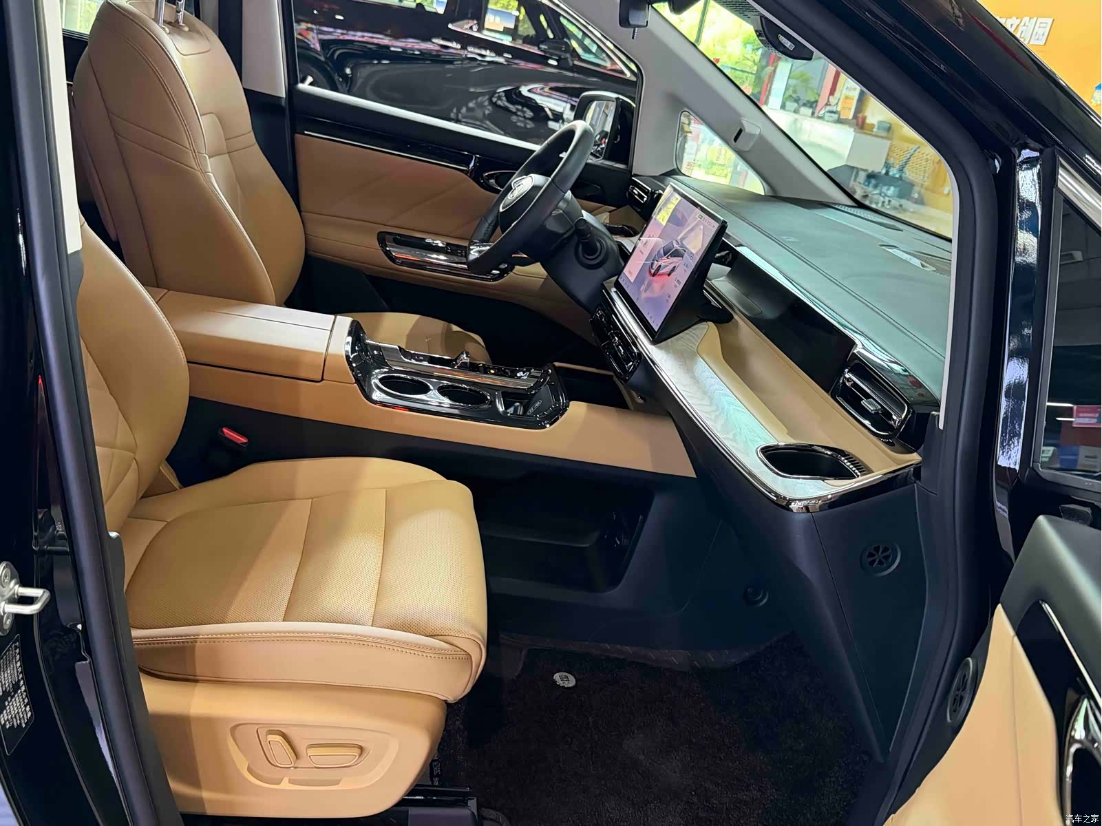 Trumpchi E8, 2025 23