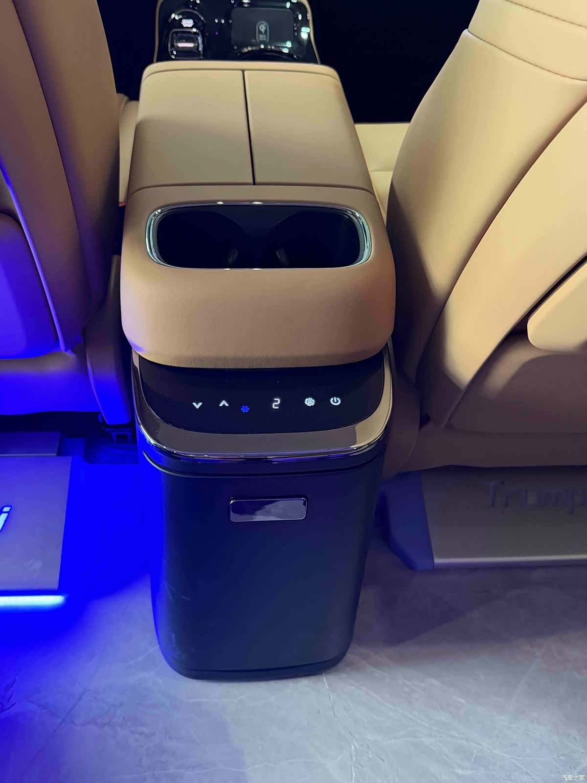 Trumpchi E8, 2025 13