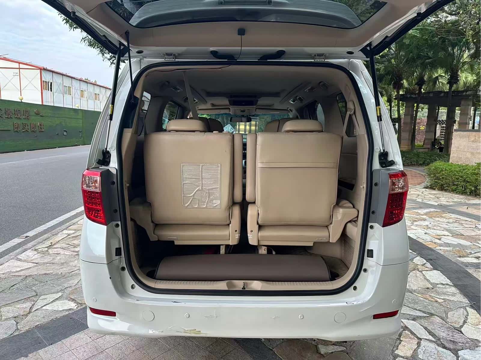 Toyota Alphard, 2014 8