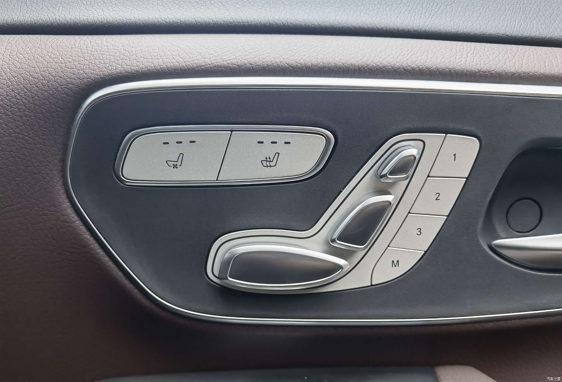 Mercedes-Benz V-Class, 2024 19