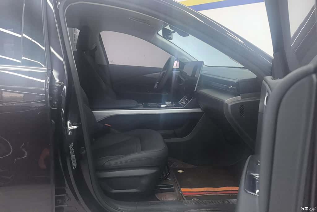 Wuling Starlight, 2025 8