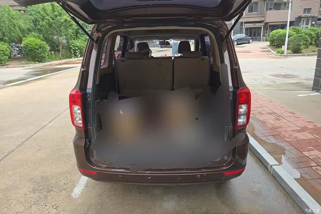Wuling Hongguang, 2021 4