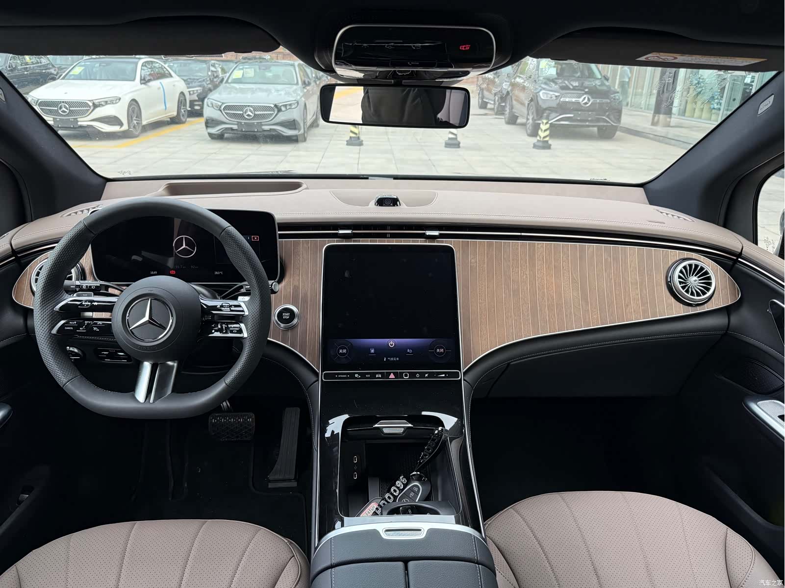 Mercedes-Benz EQE, 2025 6