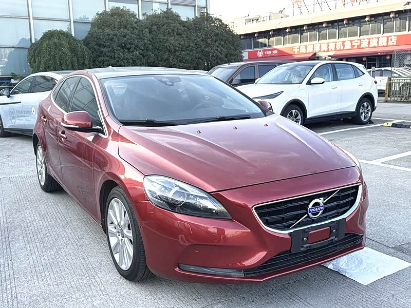 Volvo V40