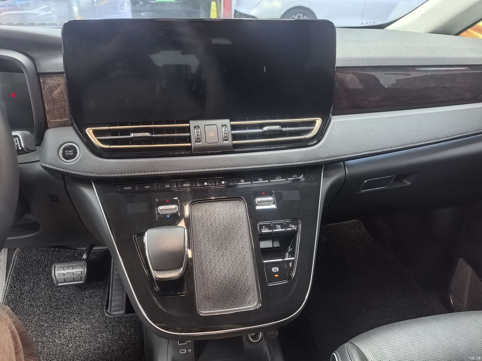 Hongqi HQ9, 2024 7
