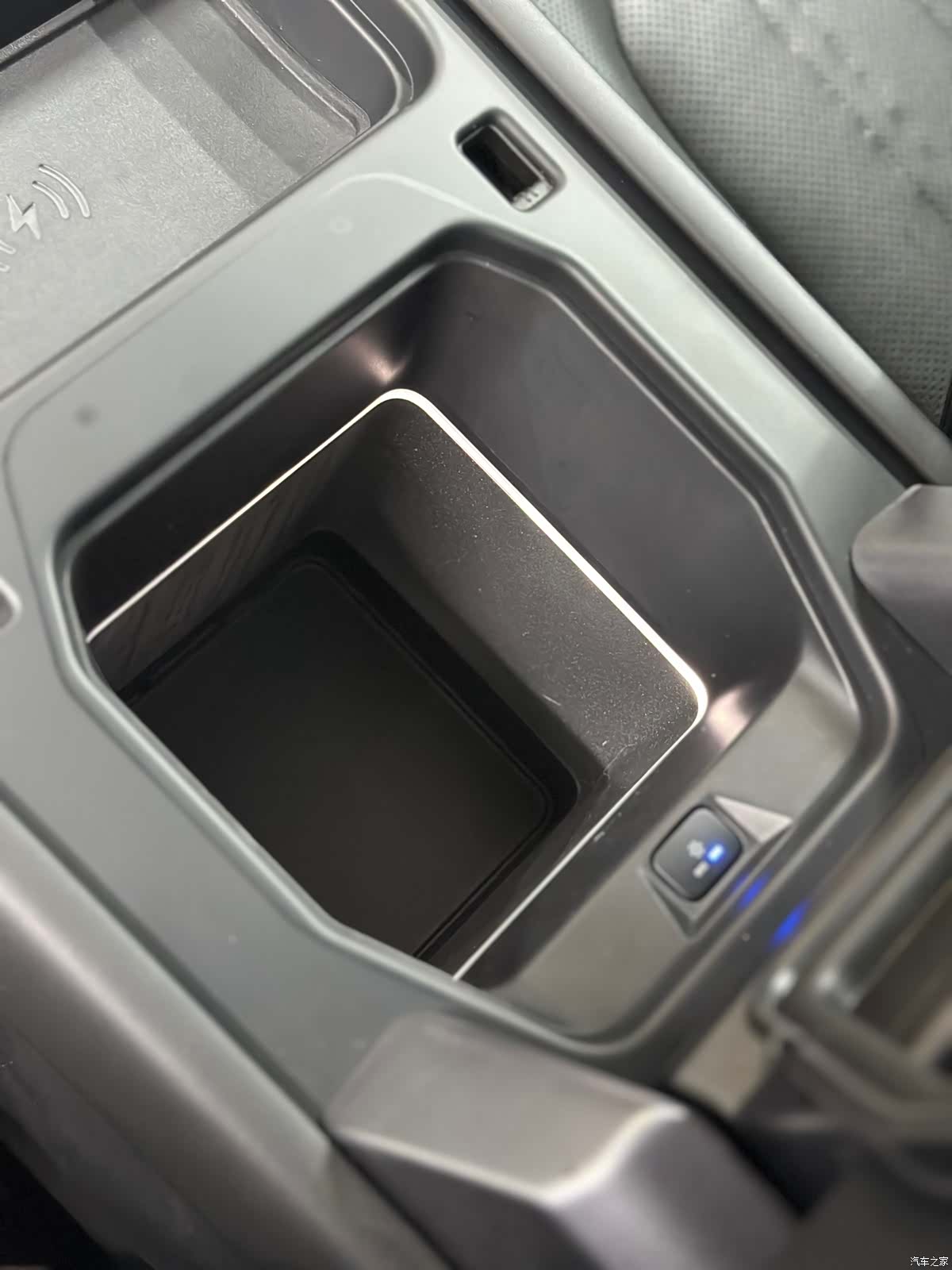 Land Rover Defender, 2020 15