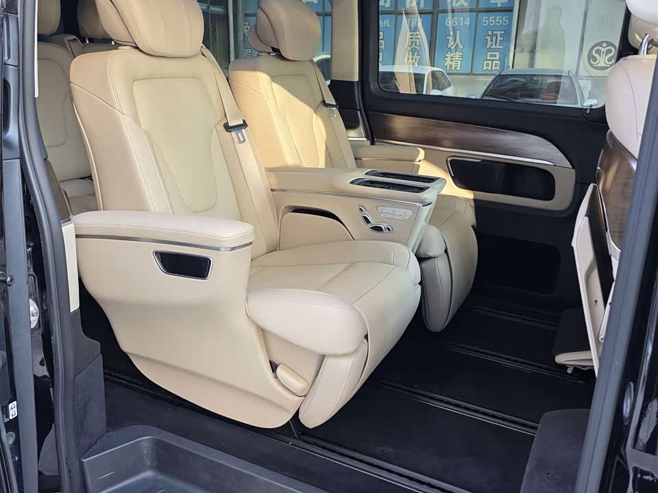 Mercedes-Benz V-class