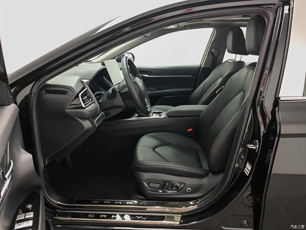 Toyota Camry, 2022 10