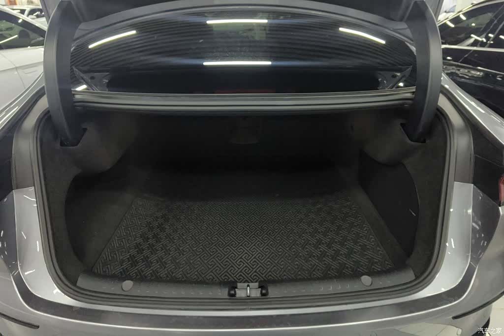 BYD Han, 2023 4