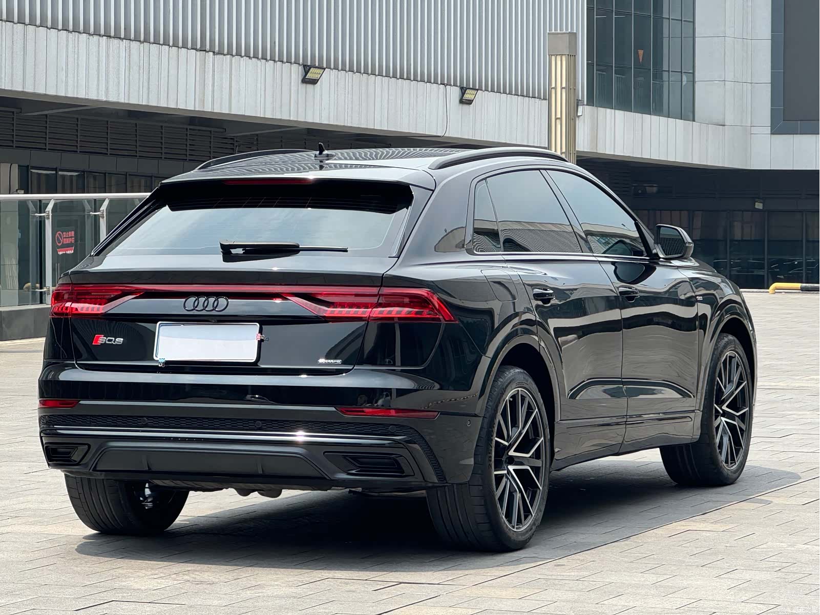 Audi Q8, 2023 6