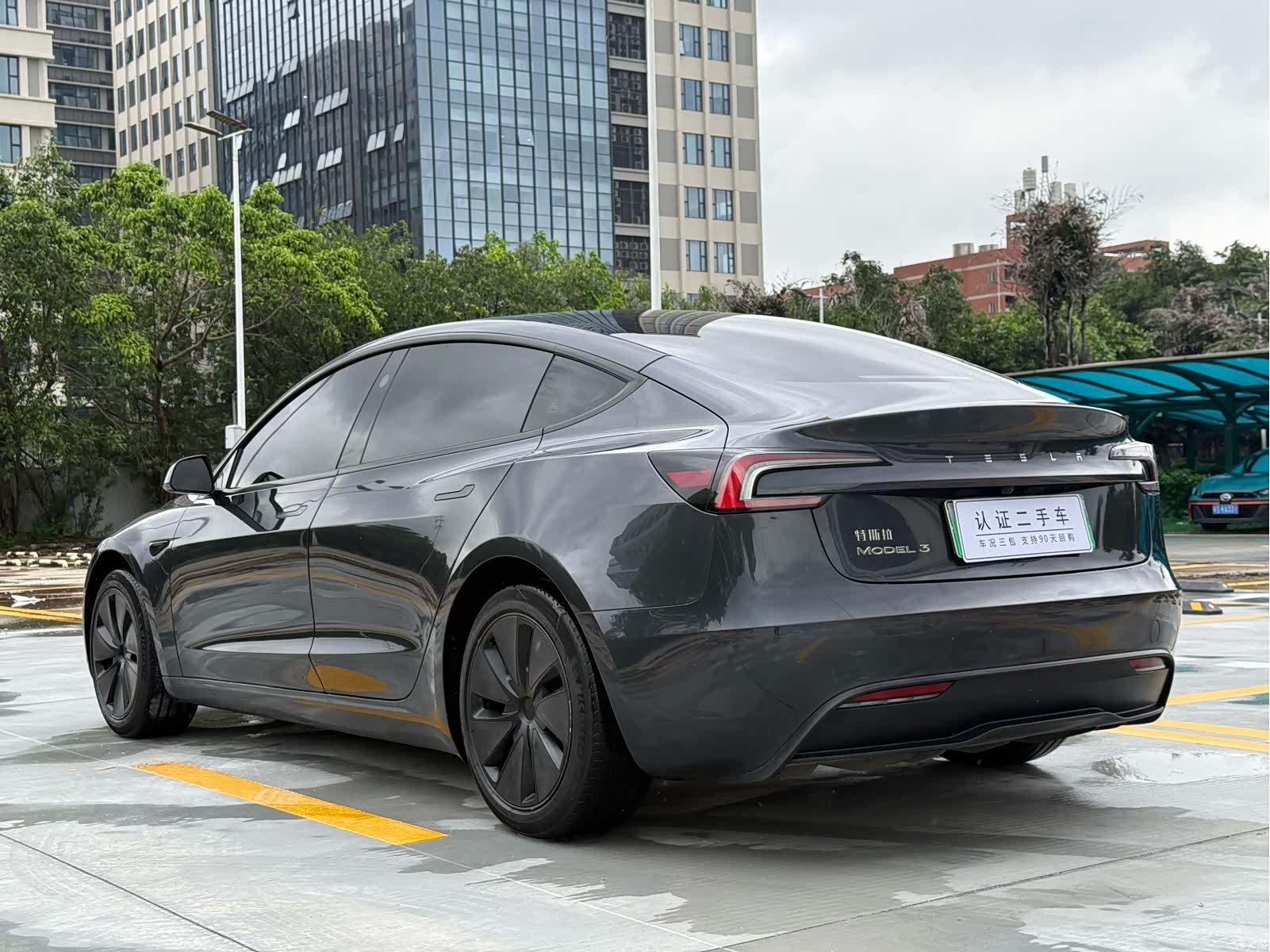 Tesla Model 3, 2024 17
