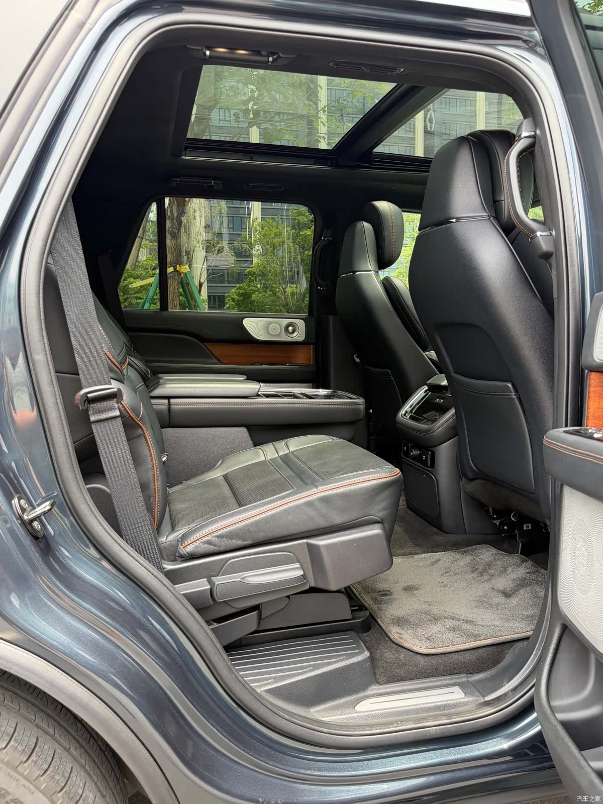 Lincoln Navigator, 2023 10