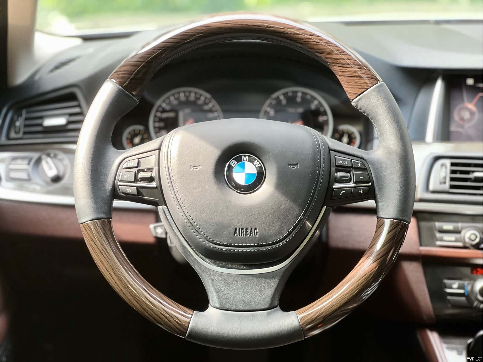 BMW 5 Series, 2016 9