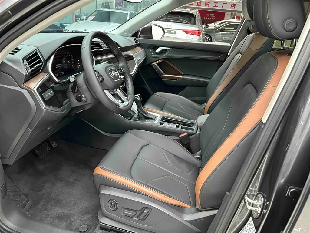 Audi Q3, 2022 11