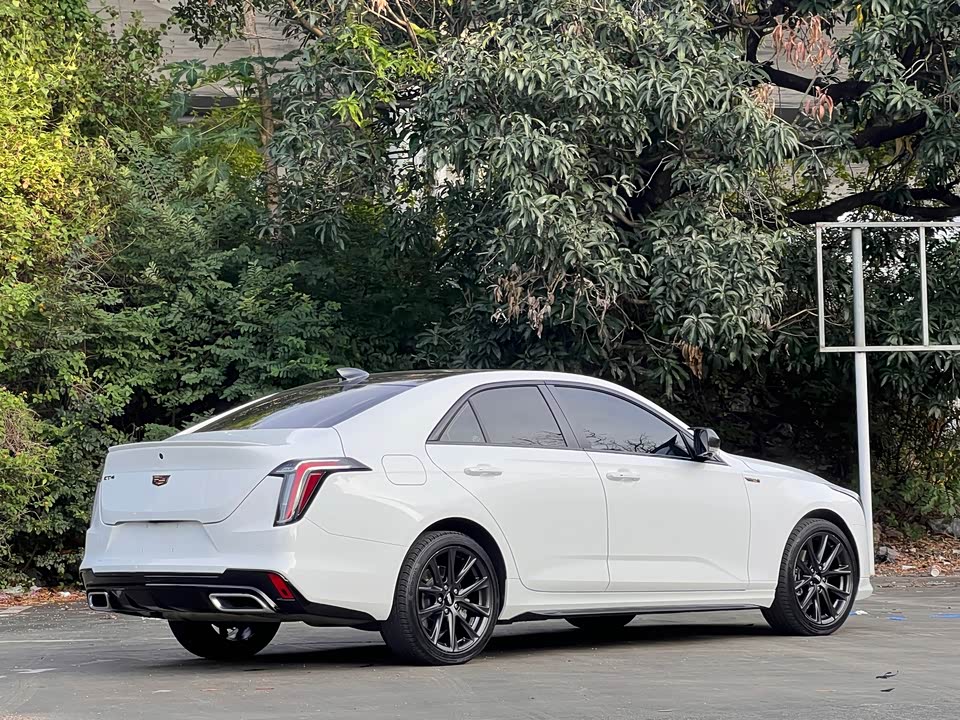 Cadillac CT4