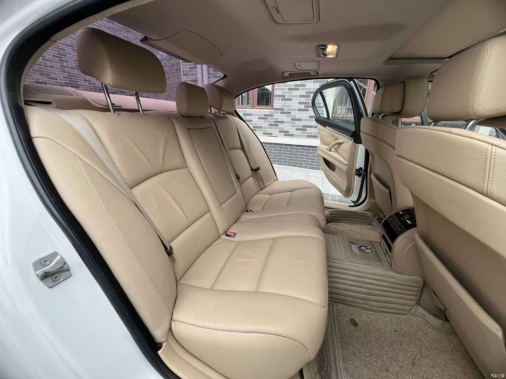 BMW 5 Series, 2011 9
