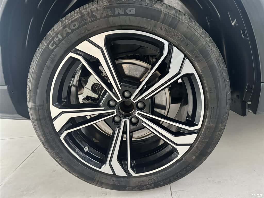 Geely Galaxy L7, 2025 12