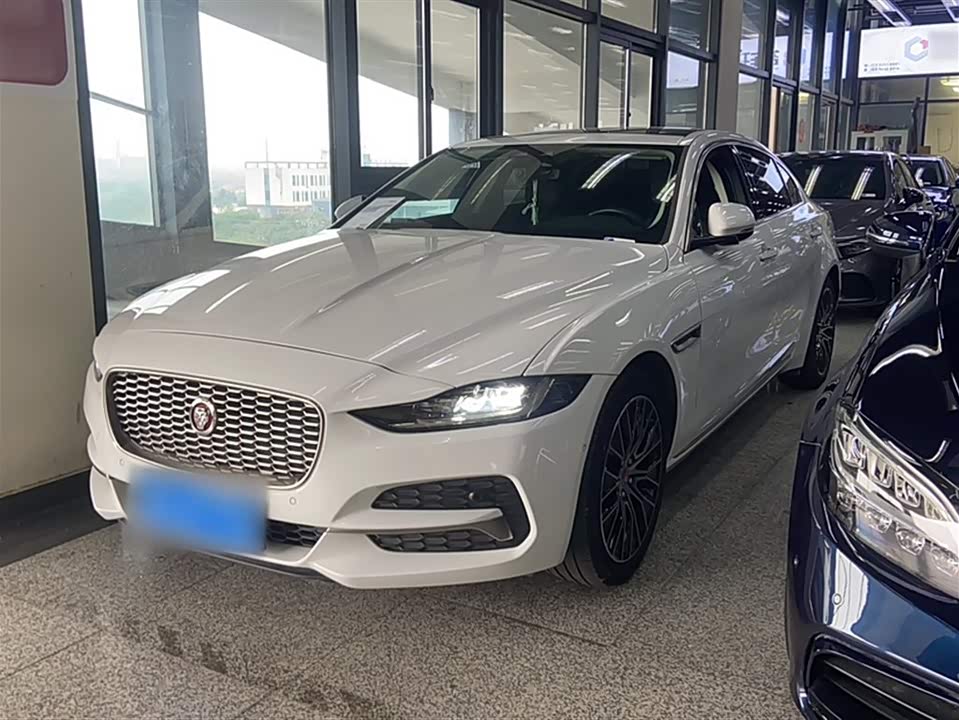 Jaguar XEL Jaguar XEL