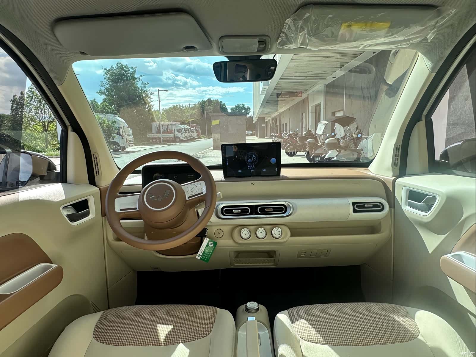Wuling MINIEV, 2024 11