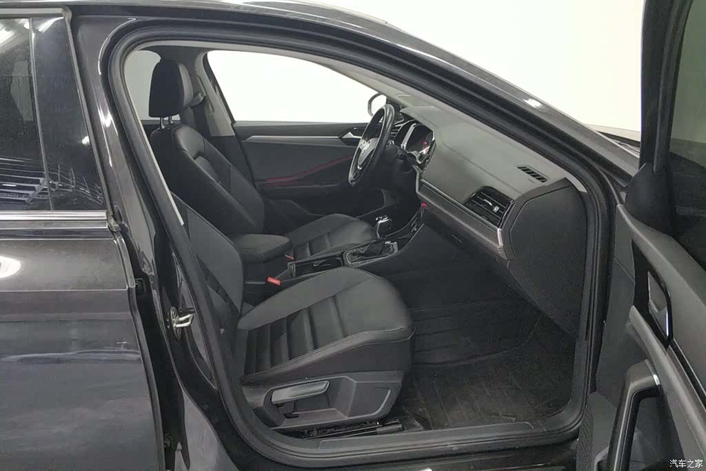 Volkswagen Sagitar, 2020 8
