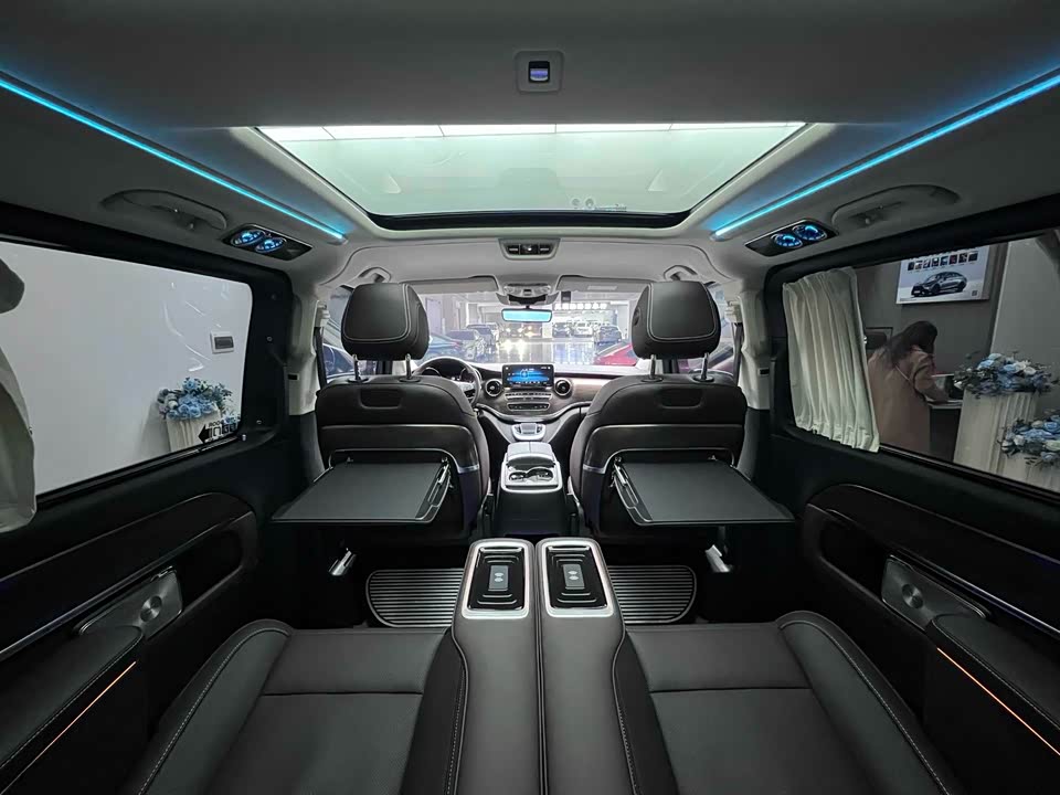 Mercedes-Benz V-class