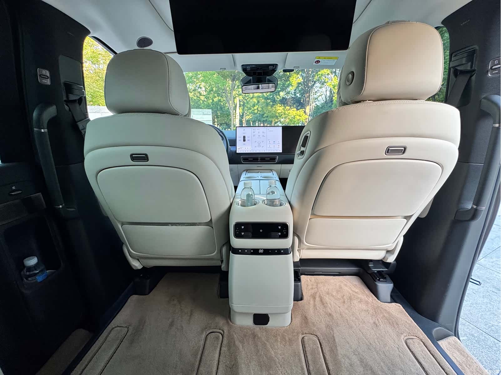 Li Auto MEGA, 2025 9